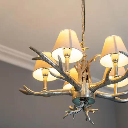 Gardiner House בית אירוח